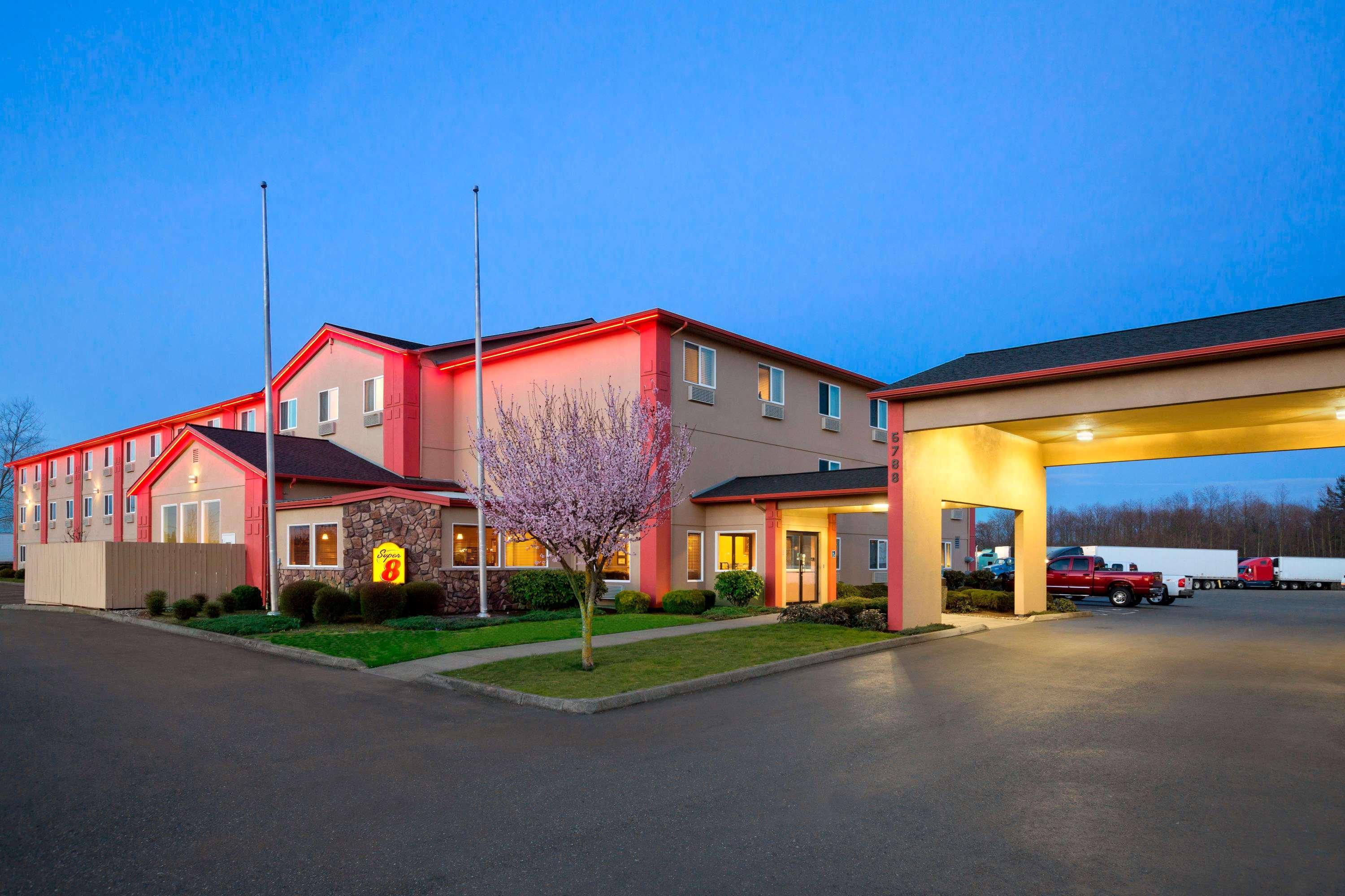 Super 8 By Wyndham Bellingham Airport/Ferndale Hotell Exteriör bild